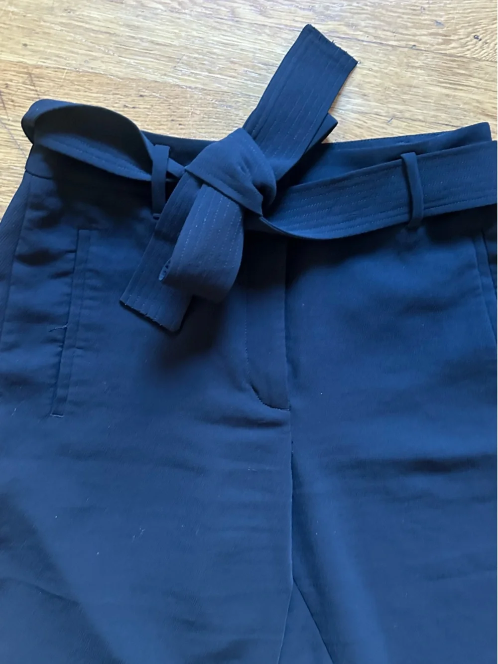 Aritzia Black Tie-Waist Ankle Trousers - Picture 5 of 7